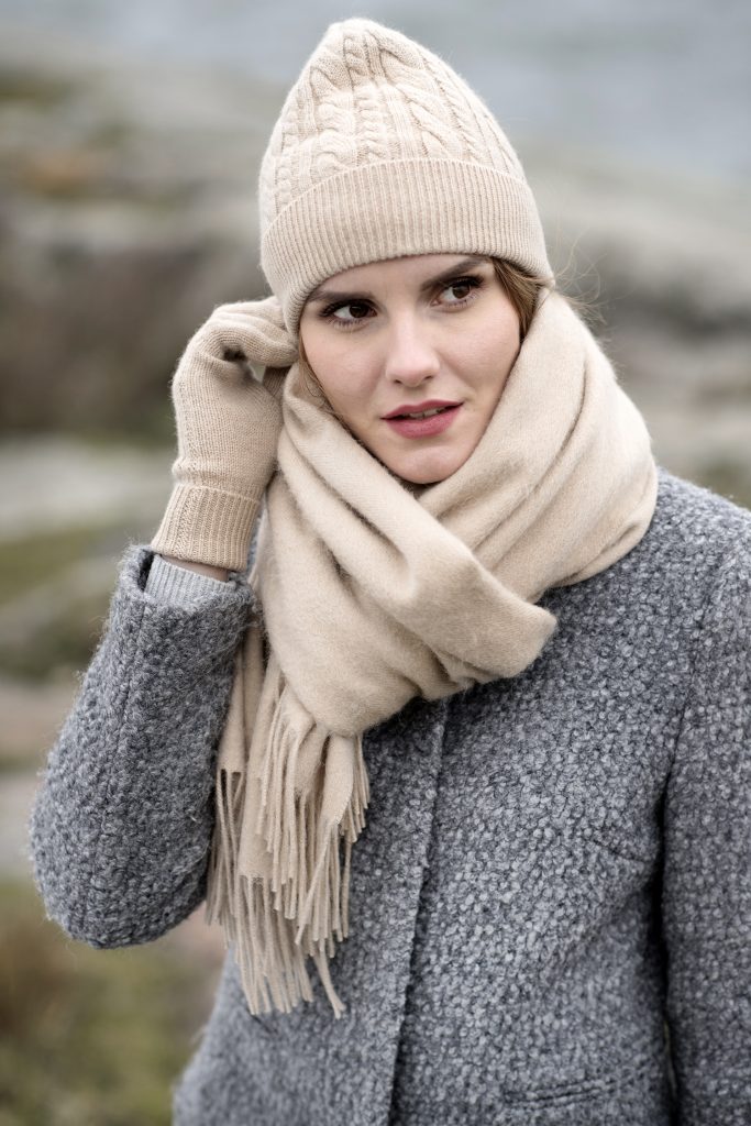 CAMEL WOOL LARGE SCARF - Nordic Swan Living